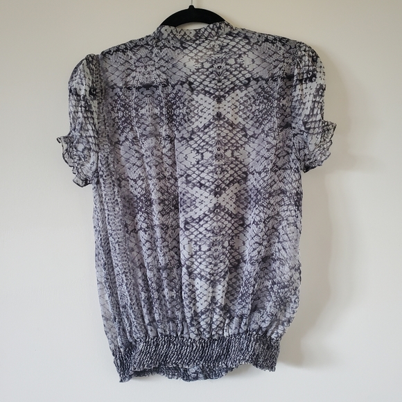 🎉3/$39 Zara Snakeskin Sheer Blouse - Picture 4 of 10